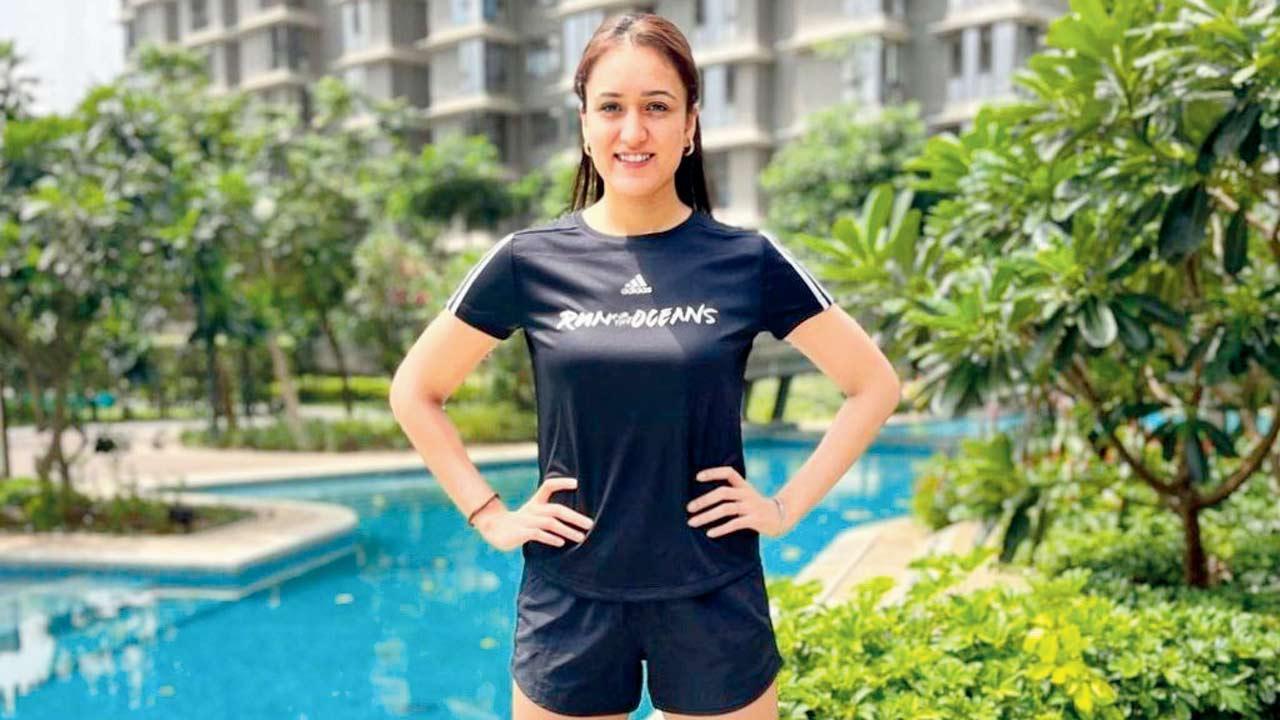 Manika bats for clean beaches!
