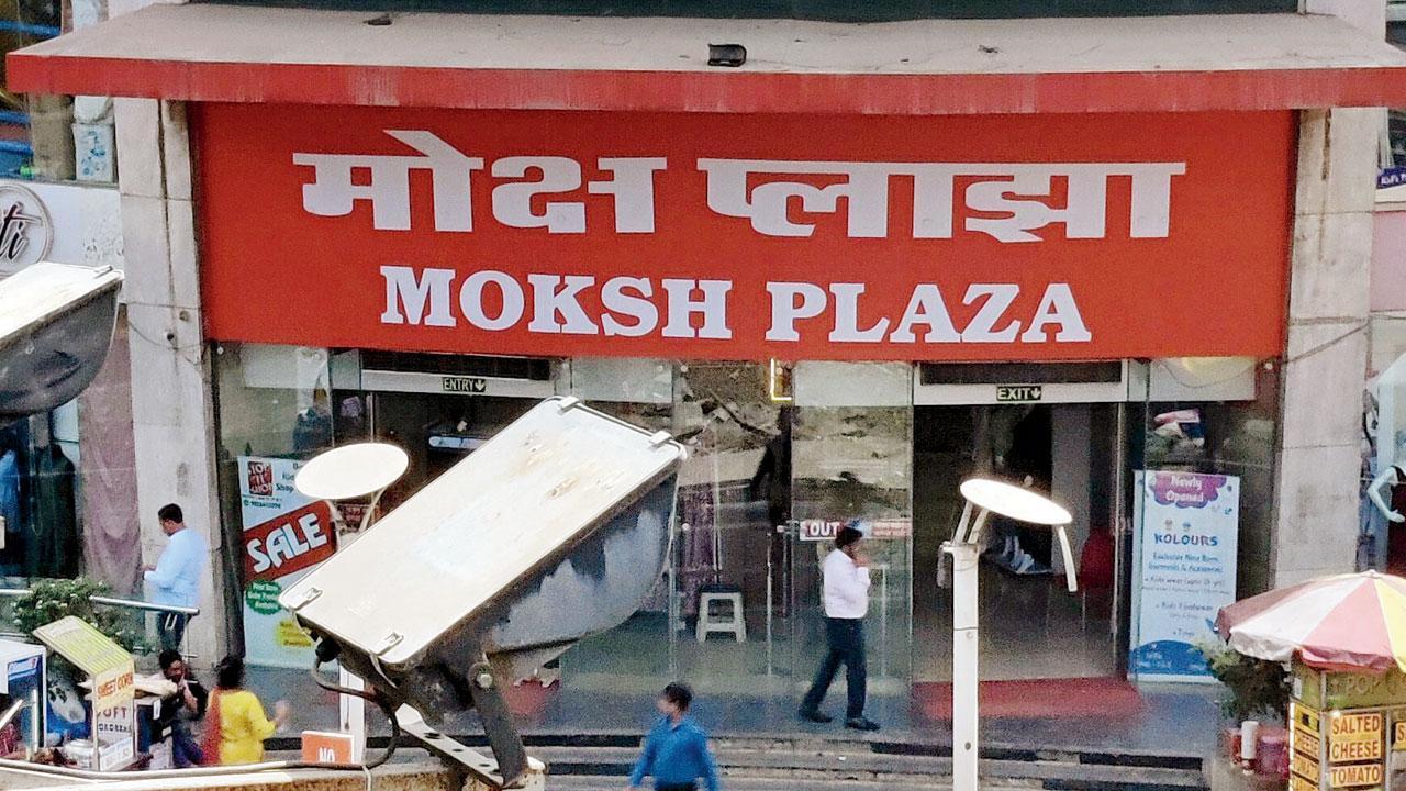BMC to act against big stores, showrooms on main roads with no Marathi signboards