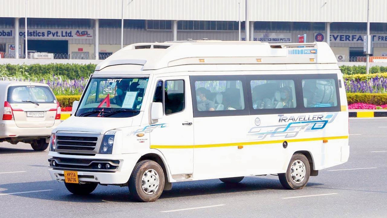 Mumbai: Maxi cabs a step closer to public transport tag