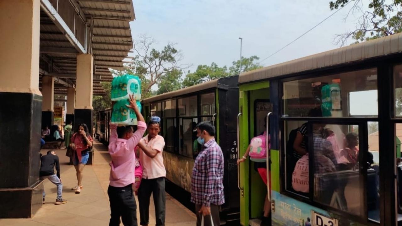 Toy train ferried over 3 lakh passengers between Aman Lodge and Matheran station in 2021-2022