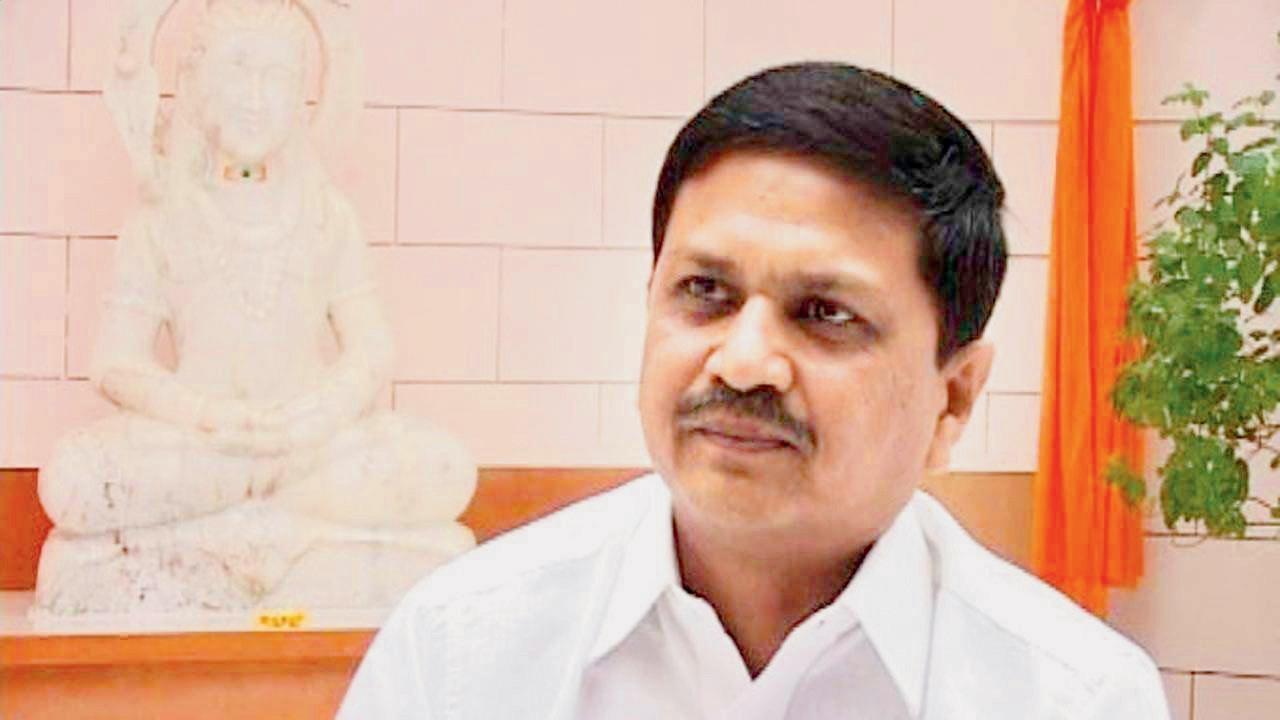 Gujarat govt must speed up withdrawal of quota cases against Patidars, says Naresh Patel after meeting Hardik