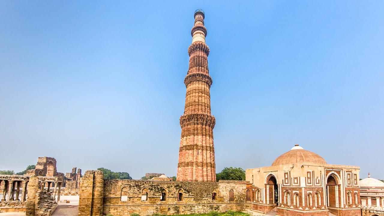 Allow Namaz at mosque in Qutab Minar complex: Delhi Waqf Board