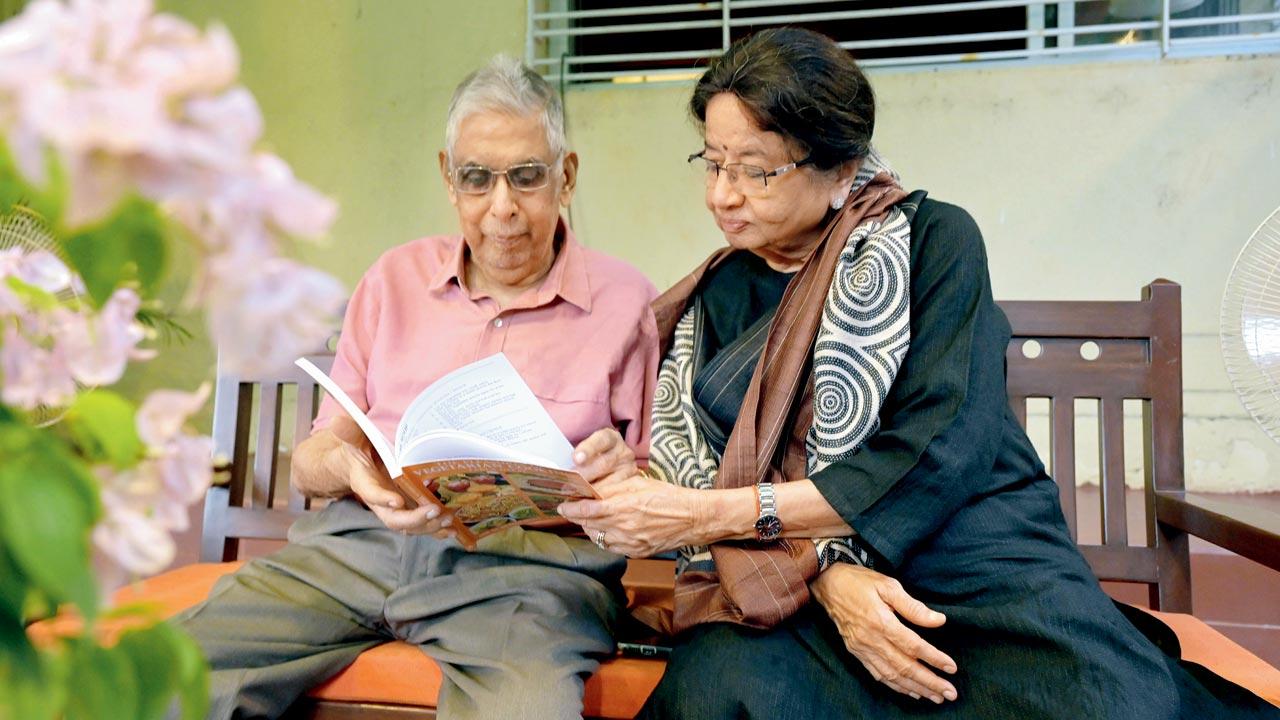 Arun and Sudha Mehta of Vakil & Sons published Dalal’s first book in 1974 and several hit titles after. Pics/Bipin Kokate