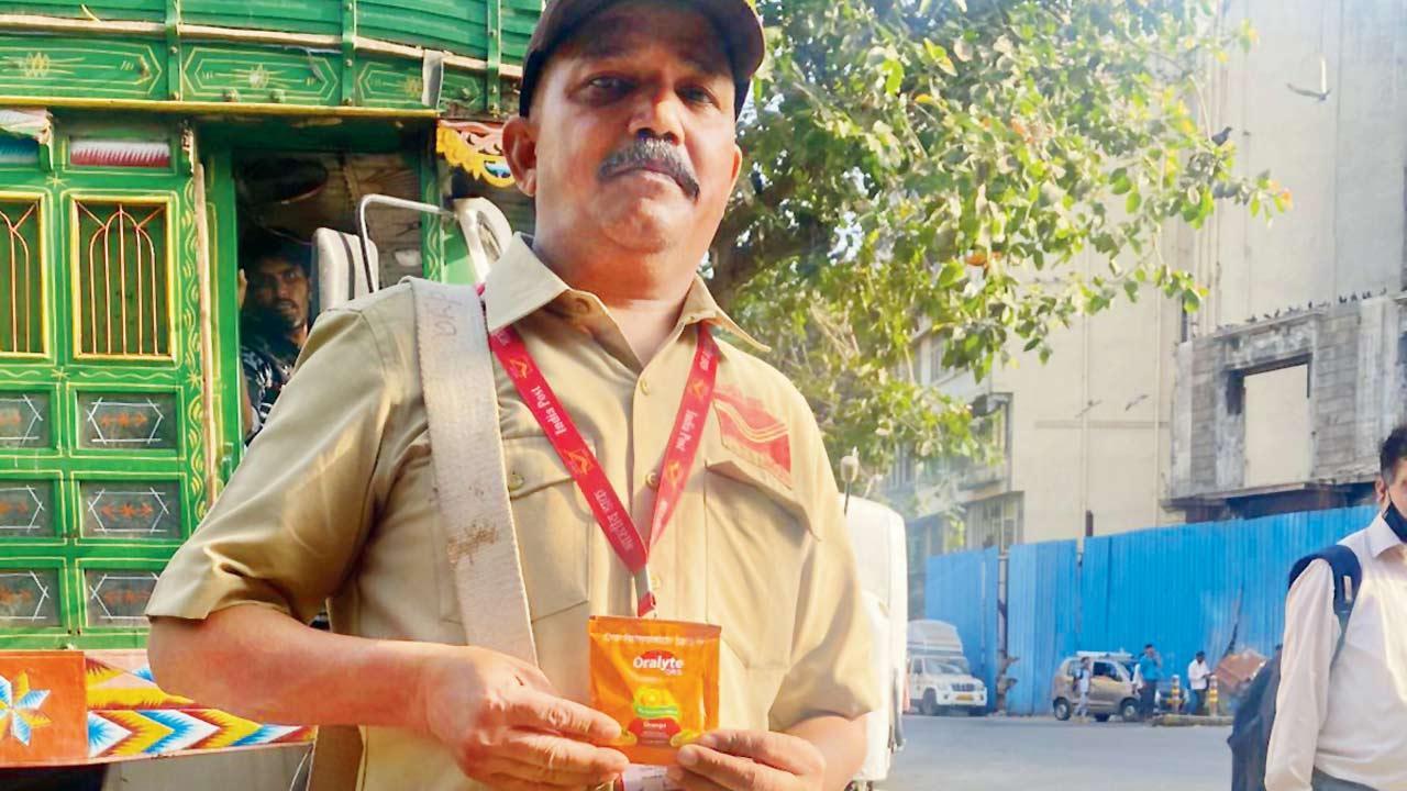 Mumbai: Postal field staff get copper bottles, ORS sachets to beat the heat