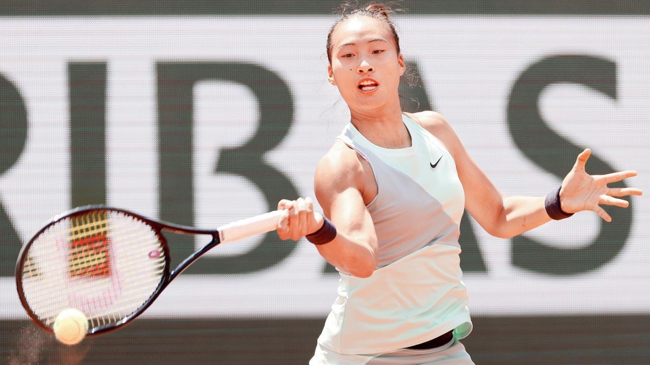WTA Zheng into last 16; Swiatek scores 31st win