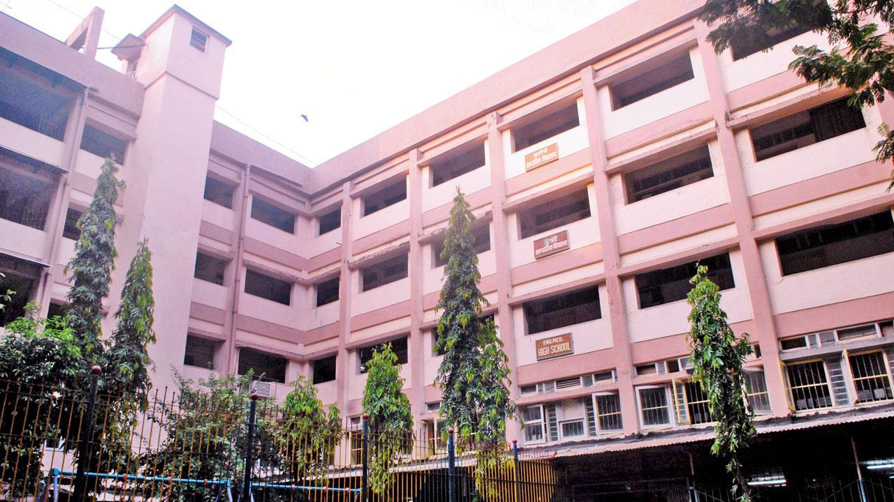 Mumbai: Tendulkar's alma mater Shardashram school board accused of embezzlement