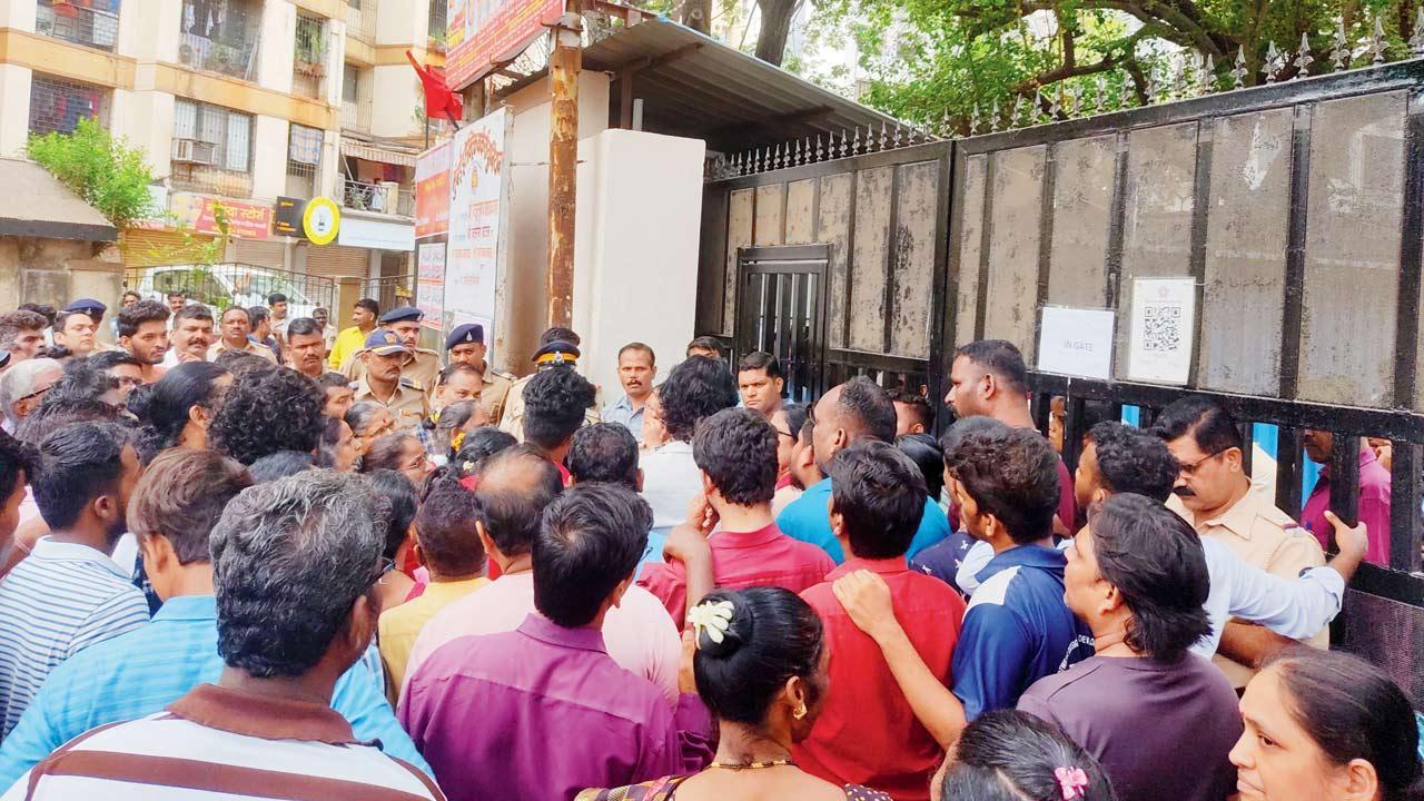 Mumbai: Adani Electricity cuts power supply at Siddharth Colony in Chembur