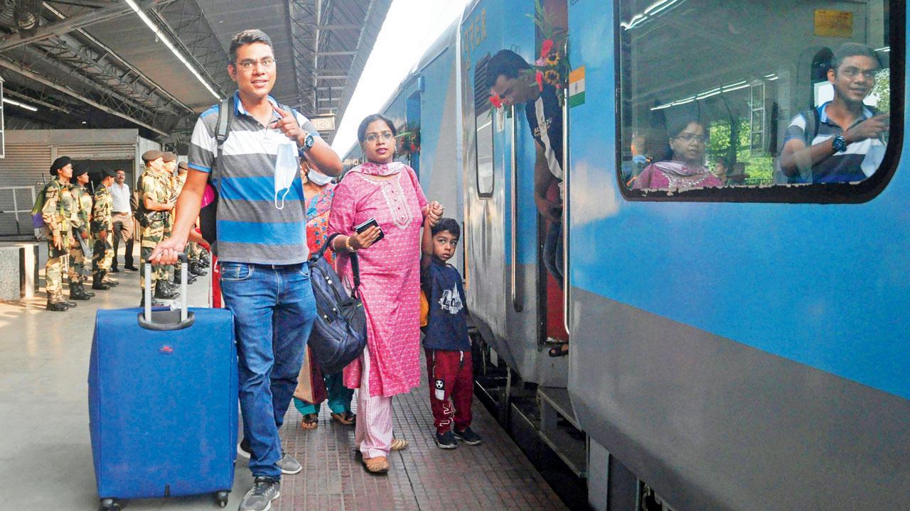 India-Bangladesh trains cross border after 2 years