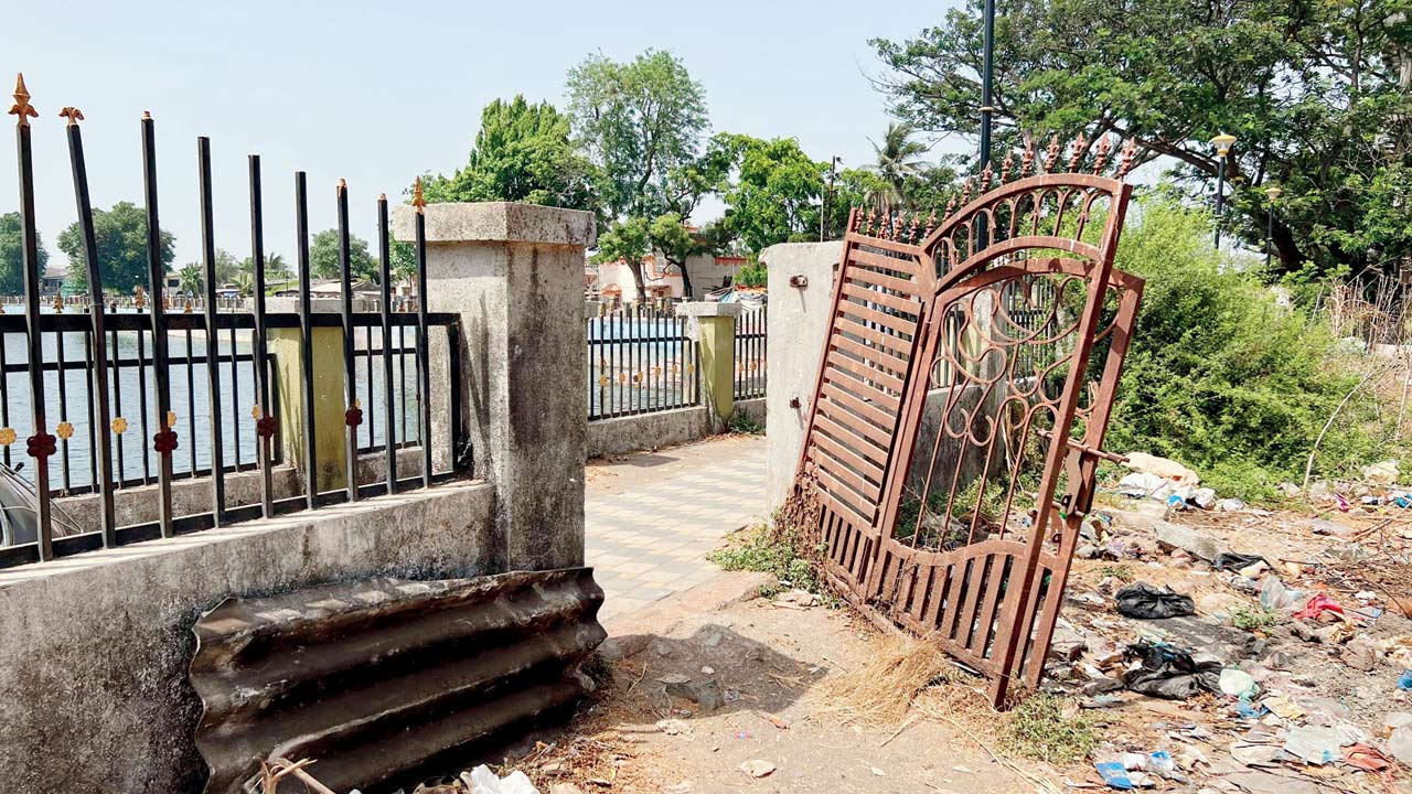 Another gate which is in a dilapidated condition at Papadi pond