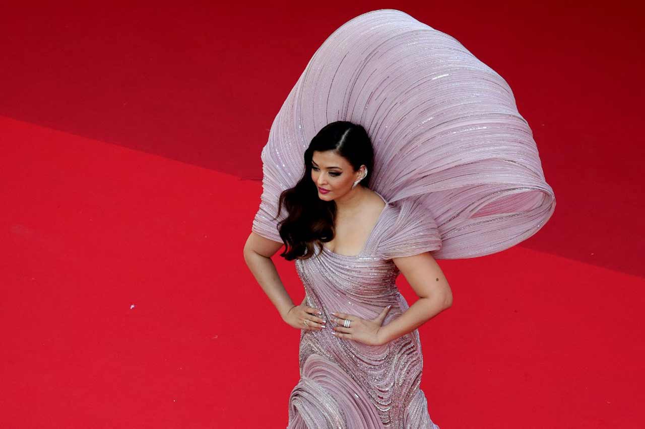 On Wednesday, she had donned a black Valentino gown that had a dreamy floral touch to it. Her first look at Cannes 2022 had been head-to-toe pink attire.