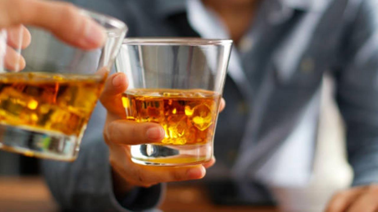 Alcohol consumed in lesser amounts may also pose risk to the heart: Study
