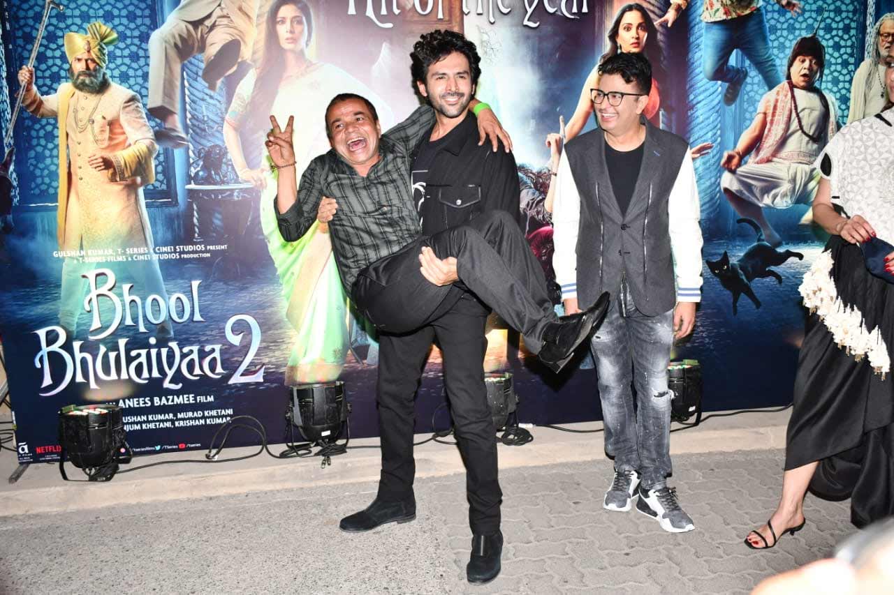 Kartik Aaryan and Rajpal Yadav were seen goofing around as they arrived at the success bash of Bhool Bhuliyaa 2, hosted in Bandra, Mumbai.