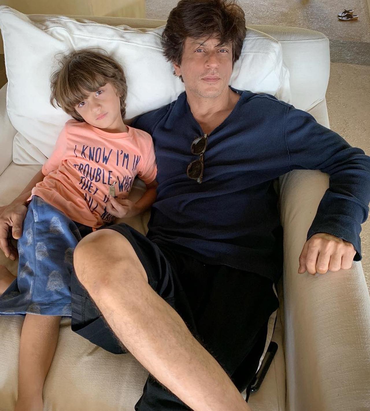 Shah Rukh Khan, AbRam Khan enjoy a quiet moment and the King of wit says- 
