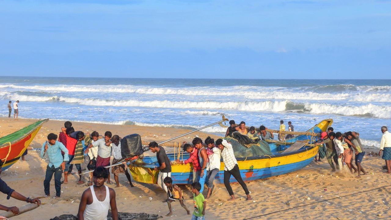 Cyclone Asani to recurve in next 24 hours; rain, strong winds likely in 3 states