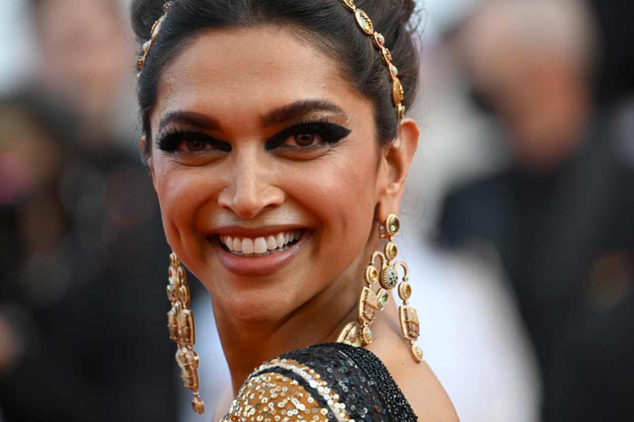 Deepika Padukone hit the red carpet along with other jury members such as Rebecca Hall, Noomi Rapace, Jasmine Trinca, Asghar Farhadi, Ladj Ly, Jeff Nichols and Joachim Trier. 