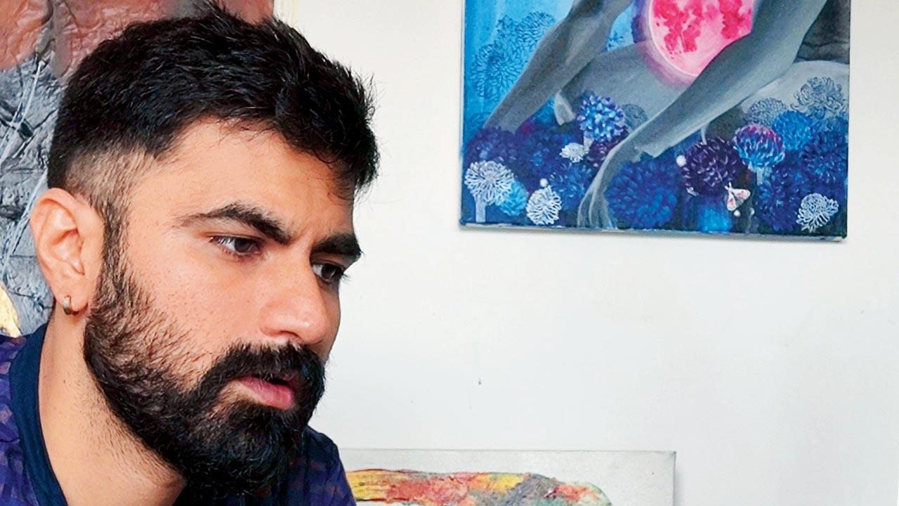 Mumbai addas on his canvas