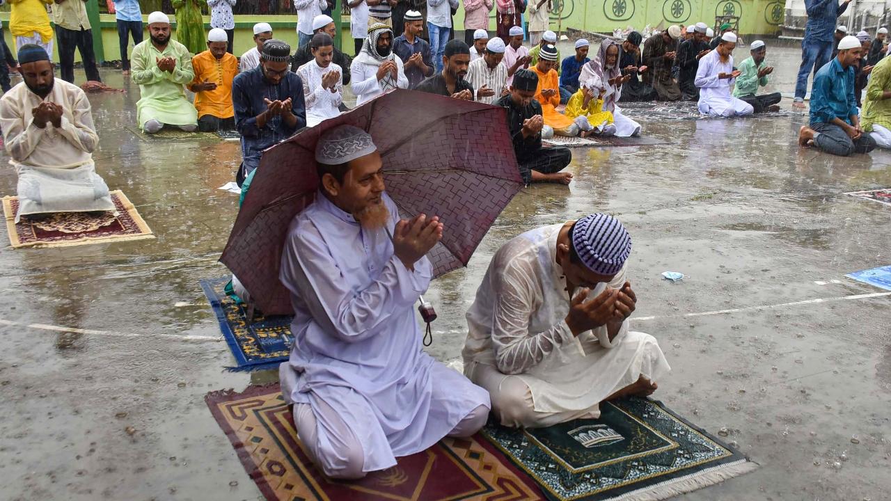 Ramzan is the ninth month of the Islamic calendar, which involves rigorous fasting for about 30 days. Pic/PTI