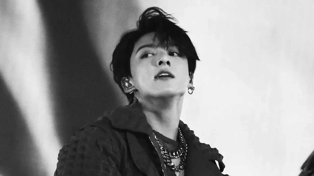 Jungkook's famous 'Tomato song' is back!
BTS Army would surely recall, one of the most popular 'Run BTS' episodes that had members singing the 'Tomato song.' As members struggled to remember the lyrics to the children's song 'A stylish tomato,' it made for a hilarious episode of the show. The maknae of the group recently decided to bring back the famous 'Tomato song' with his own new version, during a fan chat! It was no surprise Jungkook's song instantly went viral. Read more details here.