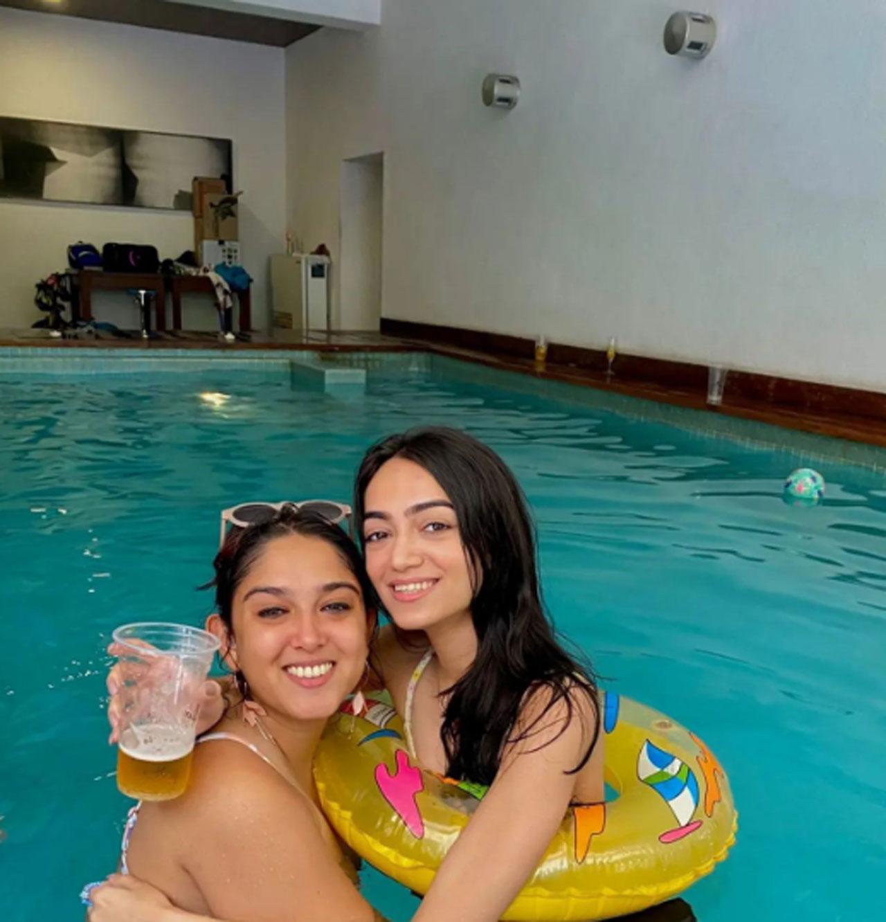 Ira Khan celebrated her 25th birthday recently with a pool party. Aamir, Reena Dutta, Kiran Rao, younger brother Azad, boyfriend Nupur Shikhare and other friends participated in the revelry. 