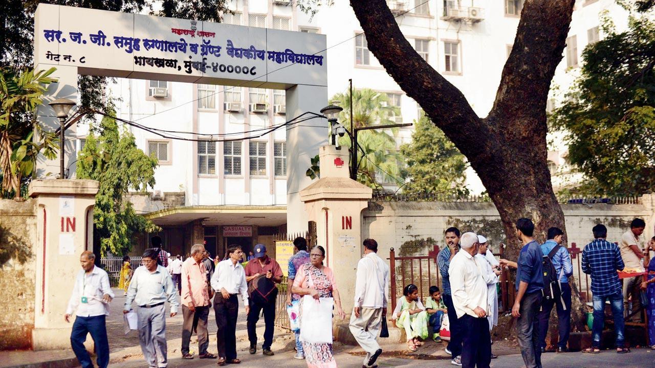 Mumbai: RT-PCR test back at JJ for patients who travel