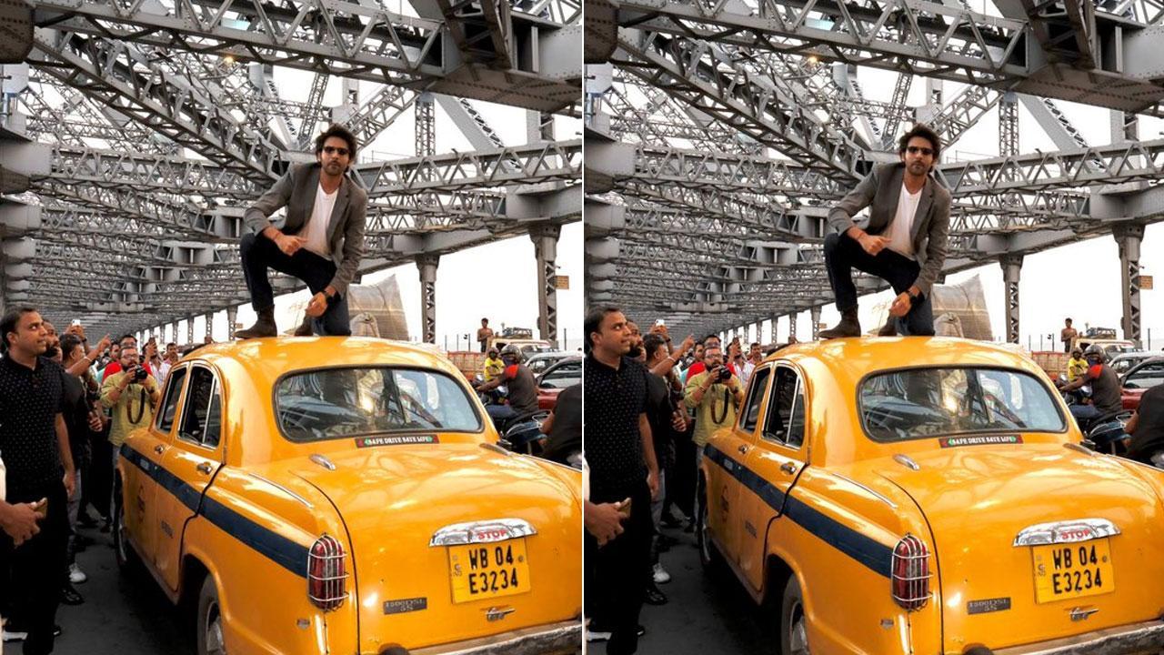 Kartik Aaryan launches the song 'Amije Tomar' in Kolkata; drives the famous yellow taxi on Howrah bridge