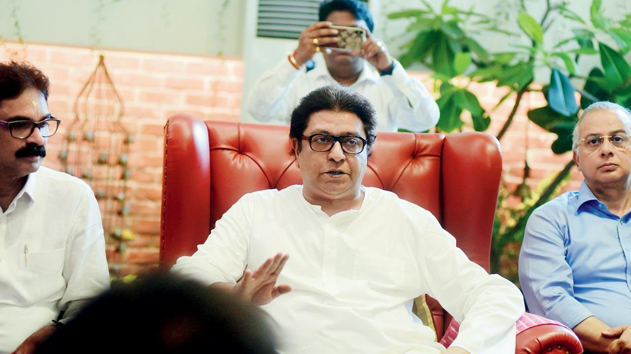 Raj Thackeray addresses media at his Shivaji Park home Wednesday. Pic/Atul Kamble