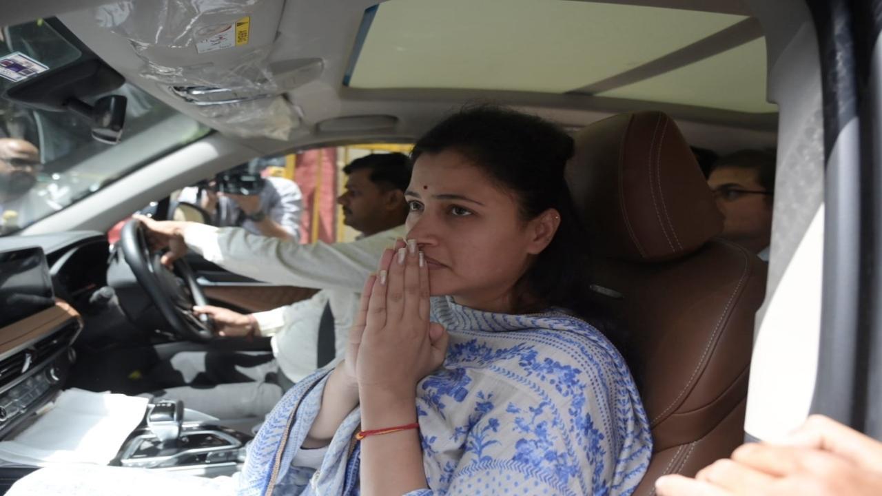 Prison officials neglected MP Navneet Rana's health issues, her husband Ravi Rana alleges