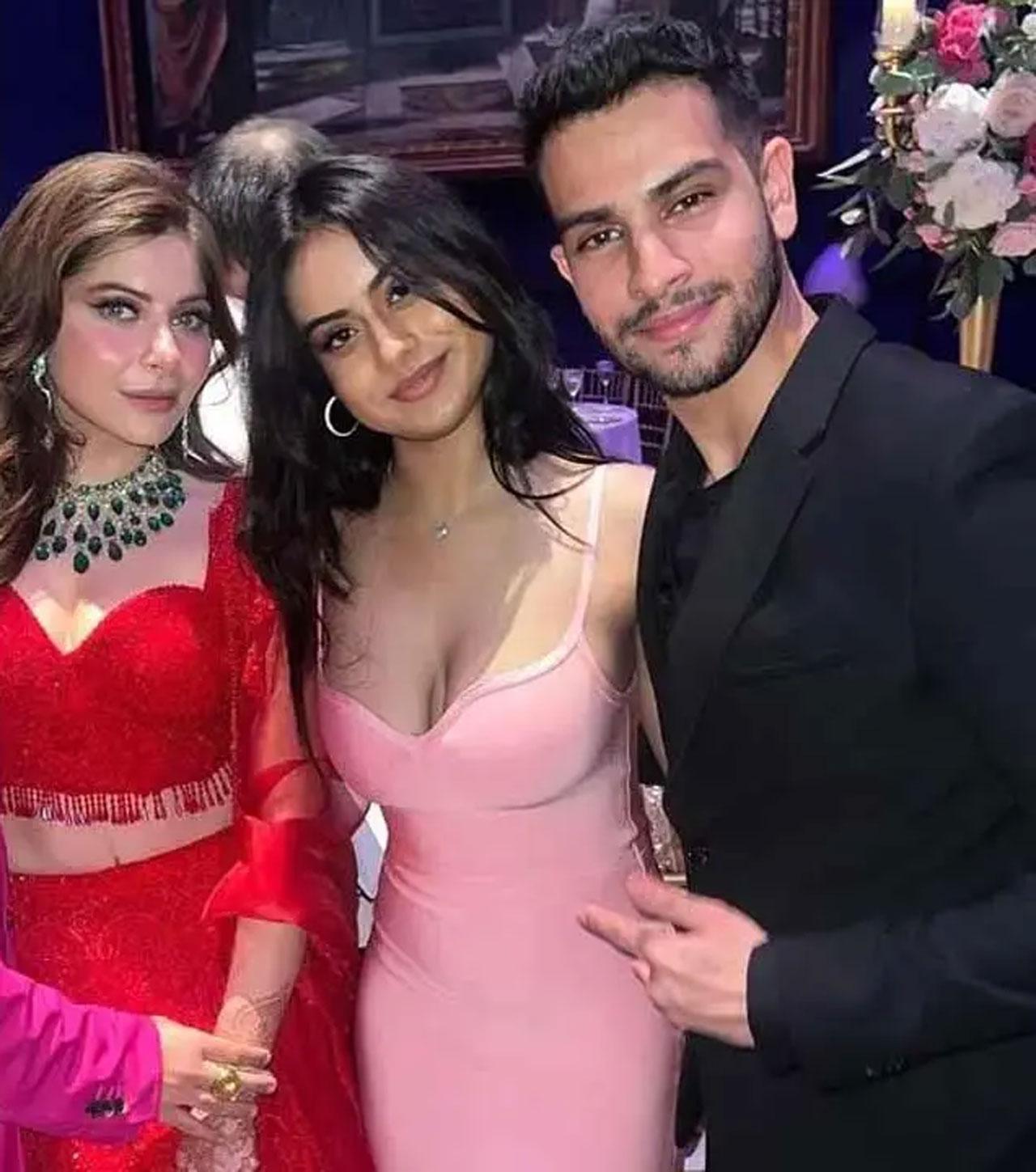 
Ajay Devgn's daughter Nysa stunned in her pink dress at singer Kanika Kapoor's wedding festivities in London. The starkid had the company of good friend Orhan Awatramani who shared the pictures on his Instagram account. He and Nysa could be seen twinning in pink. Click here to see full gallery
