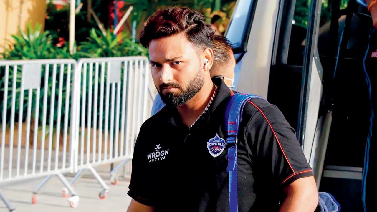 Rishabh Pant too gets caught up in con cricketer's googly