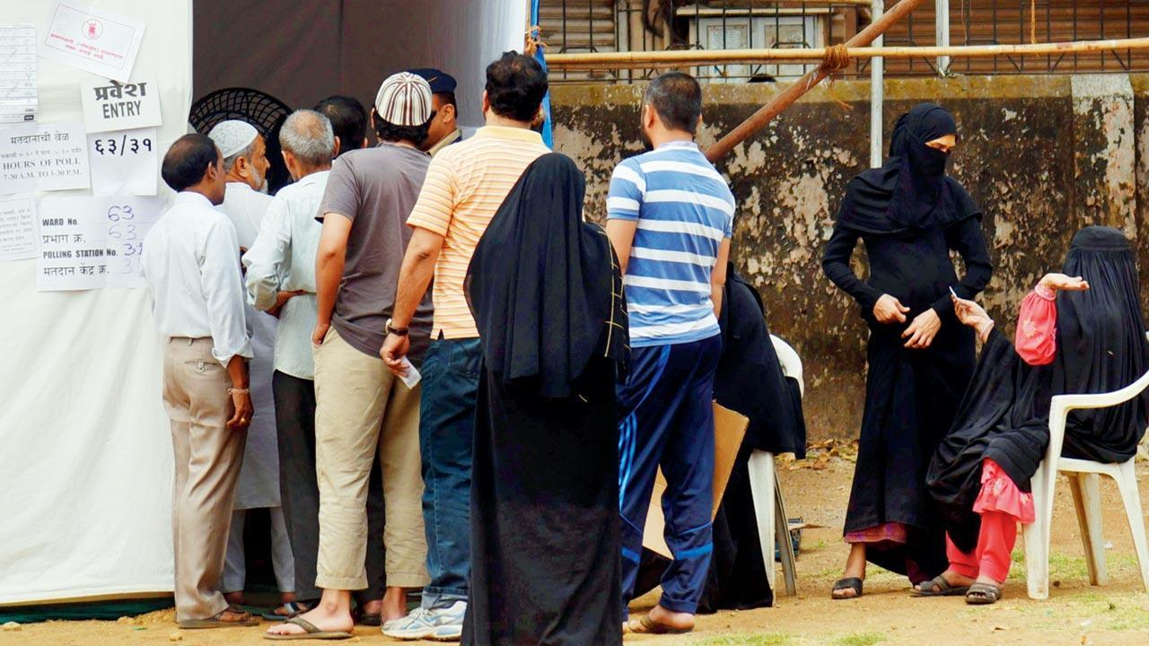 In major blow to Maha govt, SC orders state to declare poll programme pending decison on OBC quota