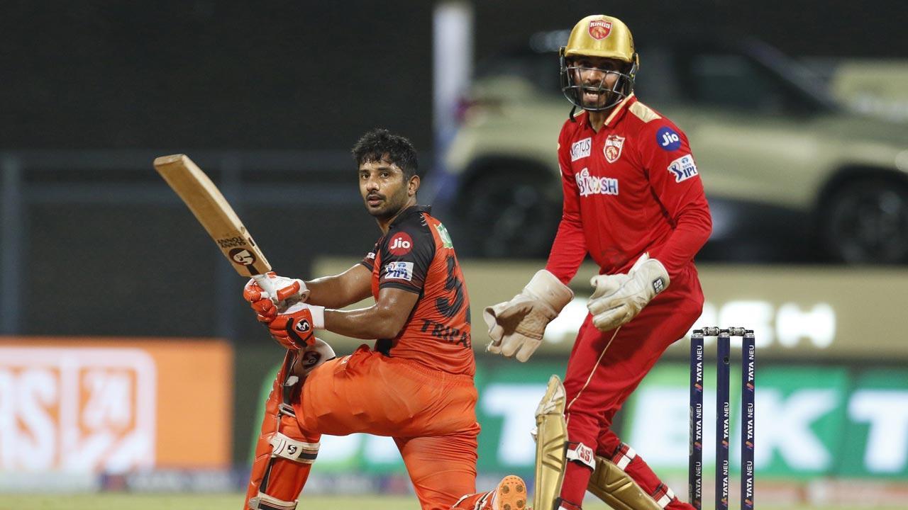 Punjab restrict H’bad to 157-8