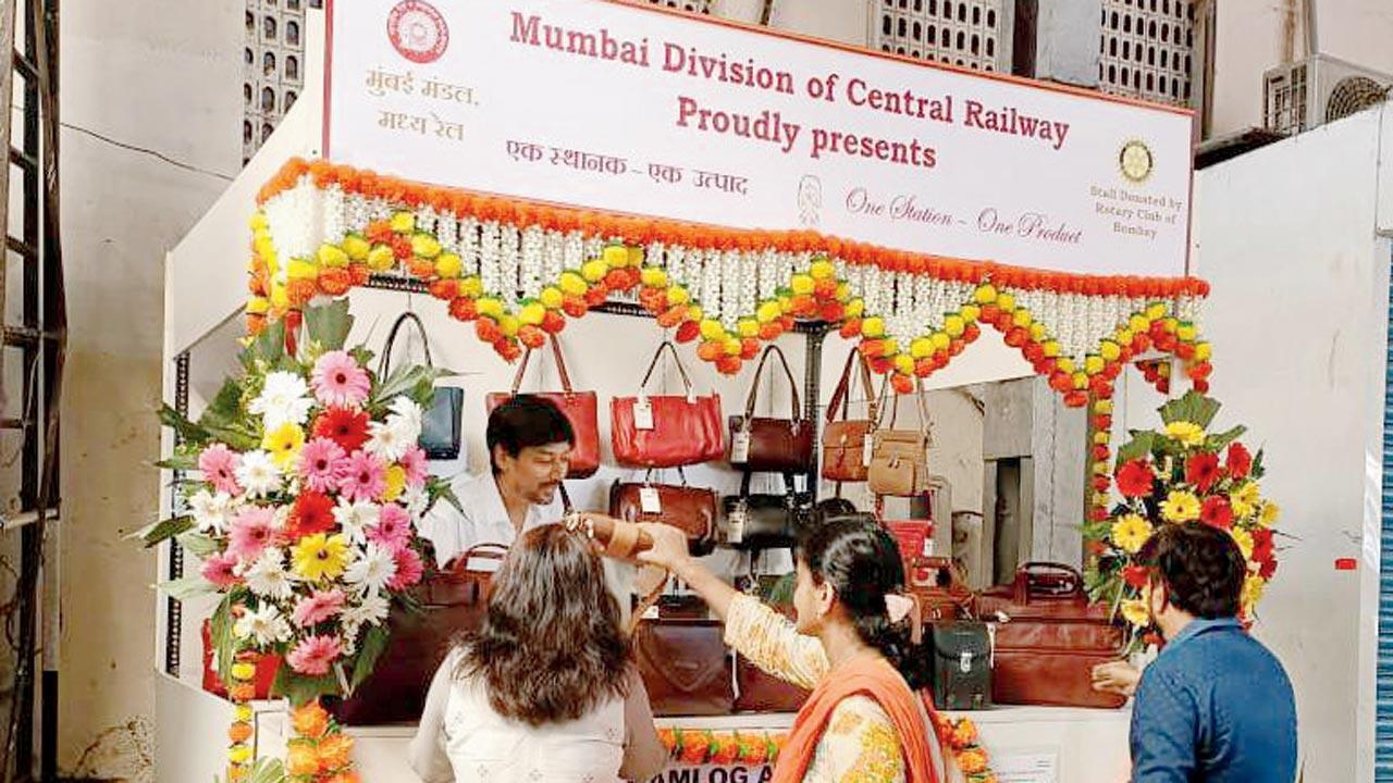 Now, shop for local arts and crafts like leather, textile, handloom at 14 more stations on CR’s Mumbai division