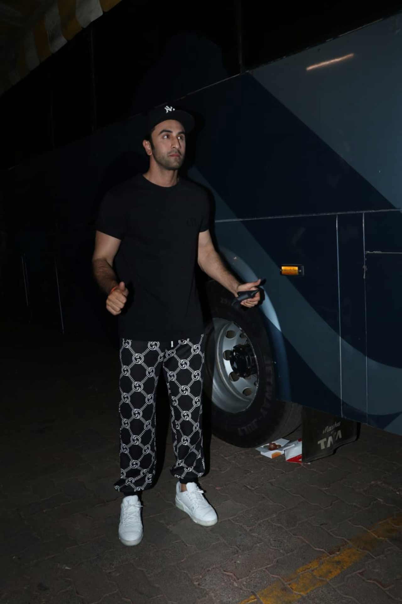 Alia Bhatt and Ranbir Kapoor spotted at Dharma office twinning in black  outfits, Photos