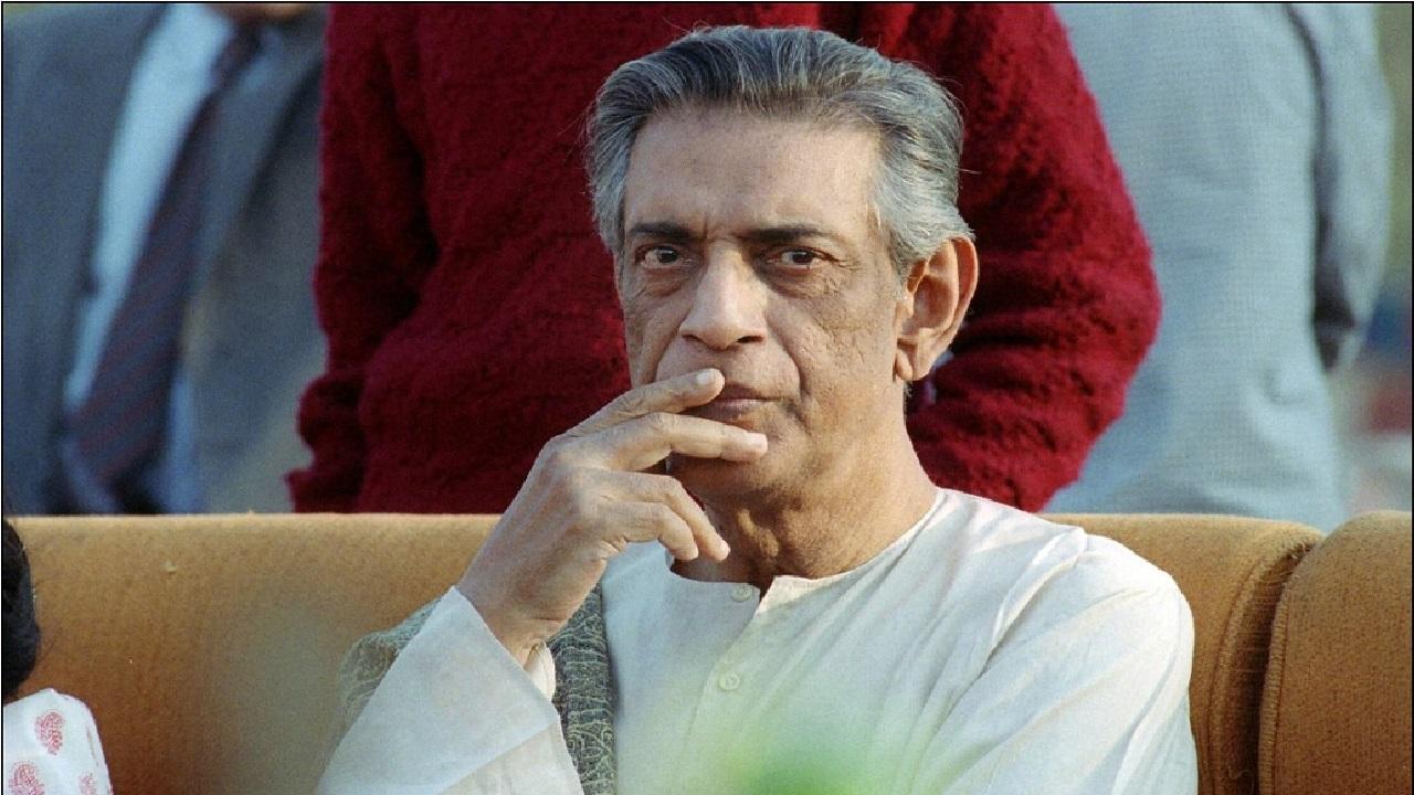 The cinematic legend founded Kolkata’s first movie club in 1947. Battleship Potemkin was the first film to be screened at the club. Ray had a keen interest in cinema, and started contributing articles on film in The Statesman, and developed screenplays. This proved to be a precursor to filmmaking. Photo/AFP