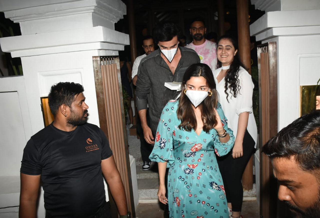 Both the actors donned casual yet stylish outfits, especially Alia, who opted for a blue floral dress and looked lovely as always. Ranbir wore a grey shirt and kept it casual yet cool.