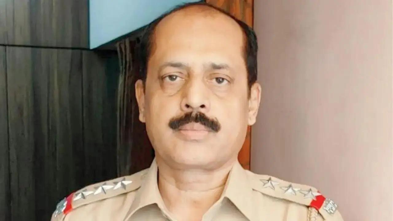 Mumbai: Special court rejects Sachin Waze's bail plea in money-laundering case