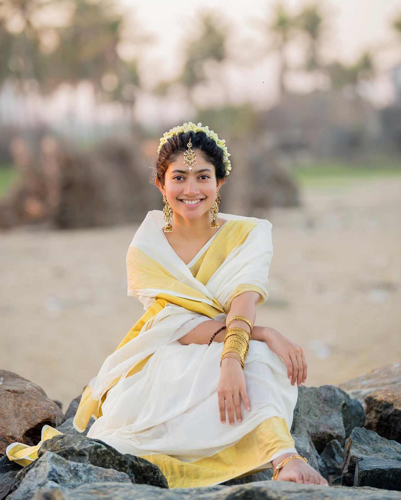 As Sai Pallavi celebrates her special day with near and dear ones, once, Pushpa director Sukumar, at an event ceremony, praised the actress for a lot of reasons. 