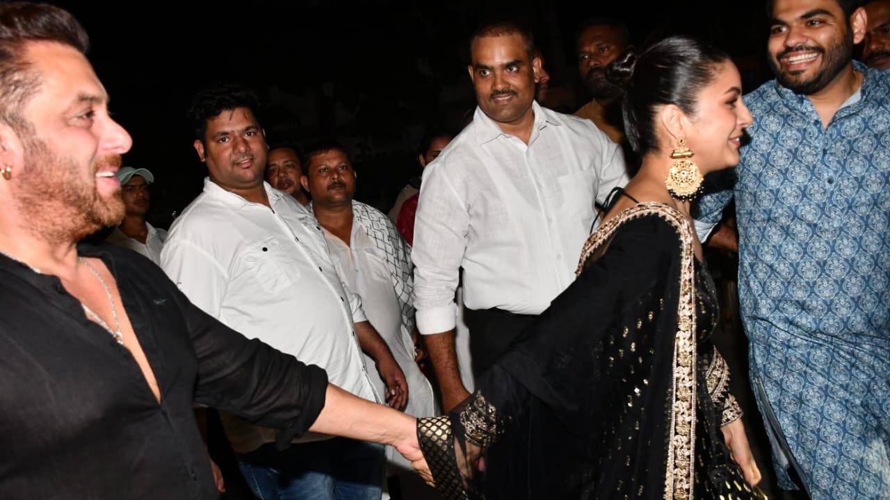 Salman was seen sporting a black kurta with a silver chain and earring. The superstar greeted the singer-actress and ex-Bigg Boss contestant with a warm hug. 