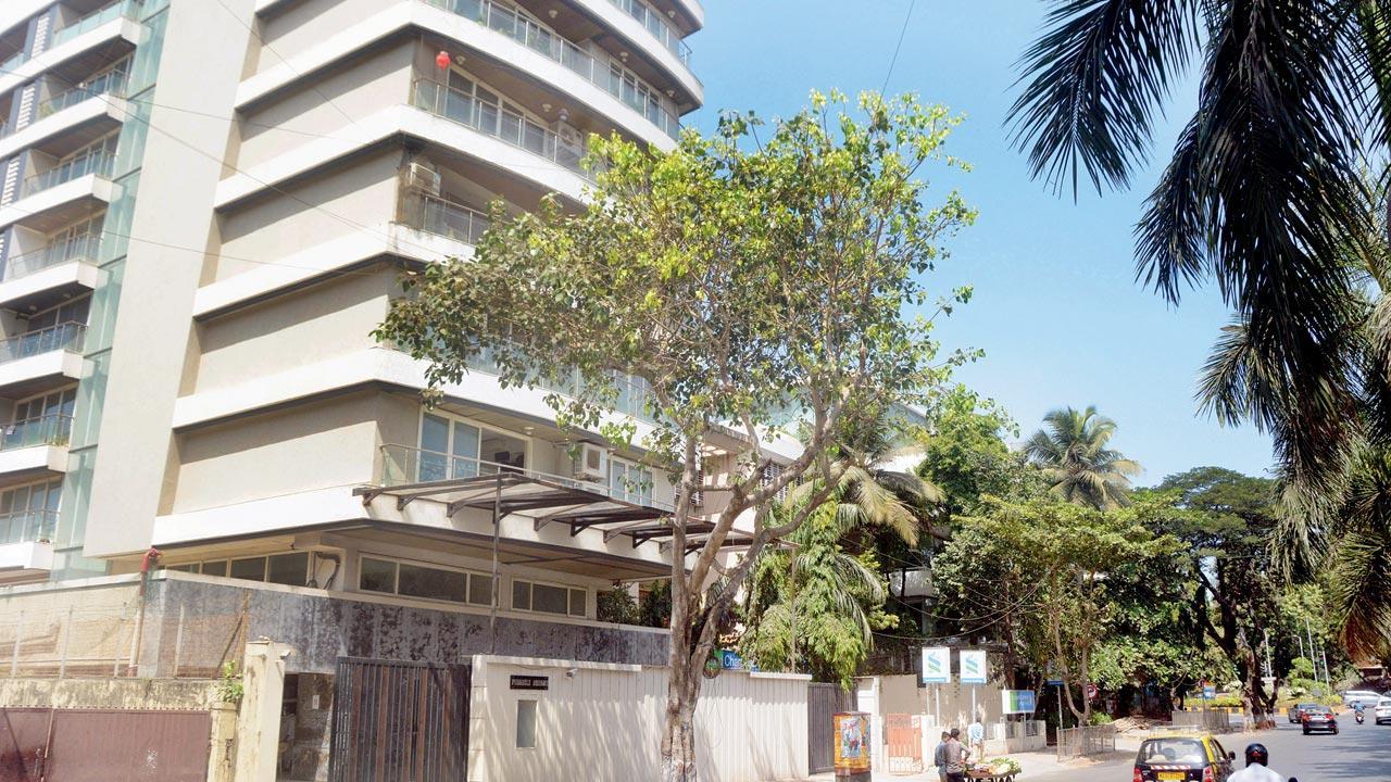 Trouble brewing in celeb Juhu society, members allege corruption, fudged minutes of meeting