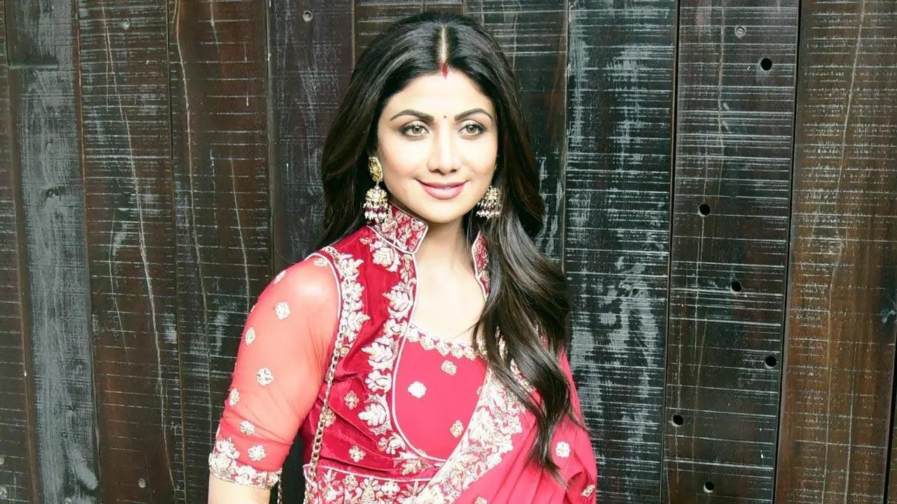 Shilpa Shetty praises Kangana for new 'Dhaakad' song 'She's On Fire'