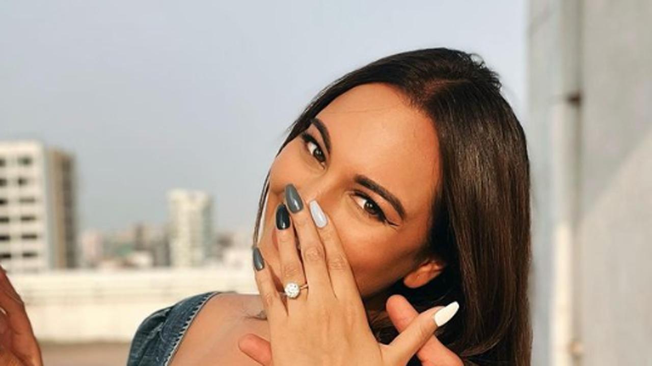 Sonakshi Sinha reveals the mystery behind her pictures with the diamond ring