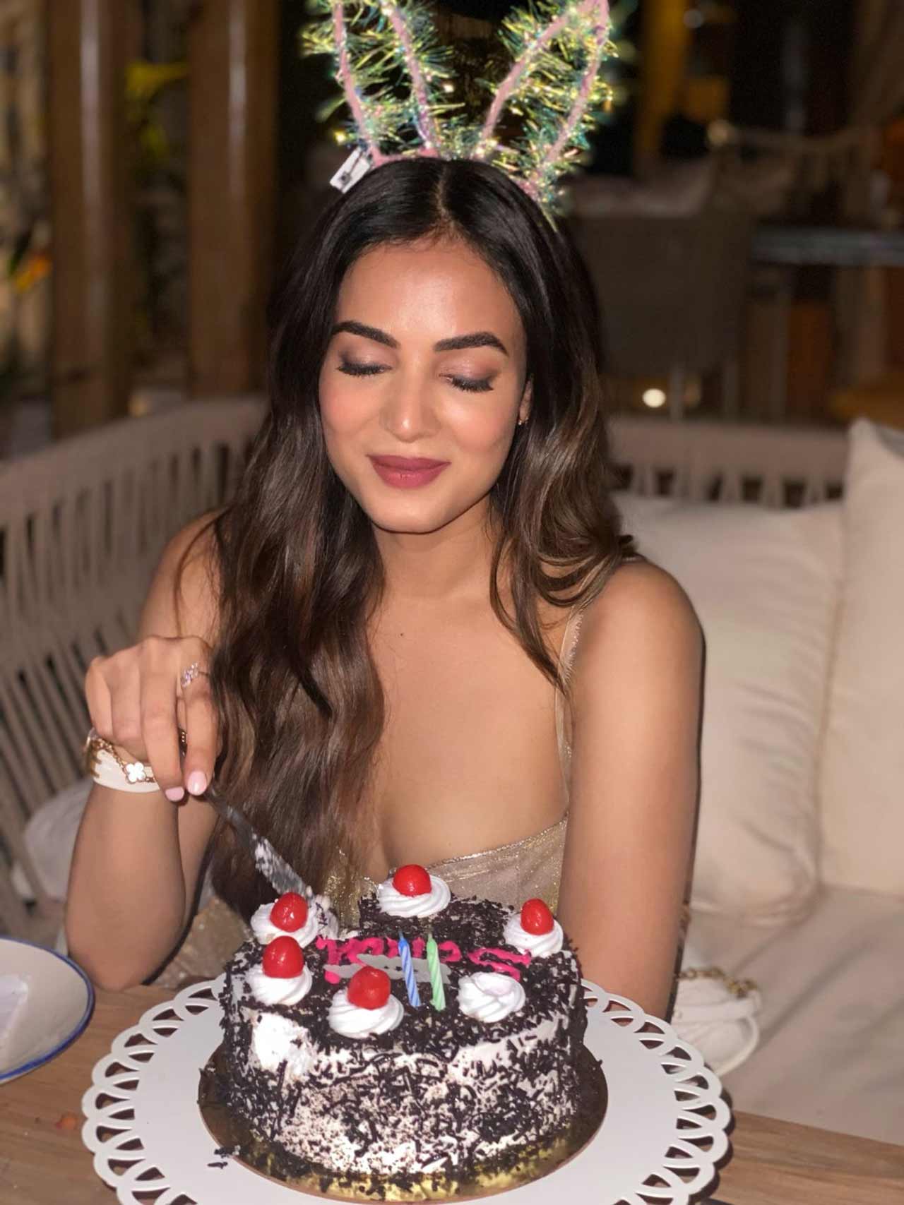 Sonal Chauhan took her 35th birthday celebration a notch higher as her debut Bollywood film, Jannat completed 13 years as well and that's surely another reason to party the night away! 