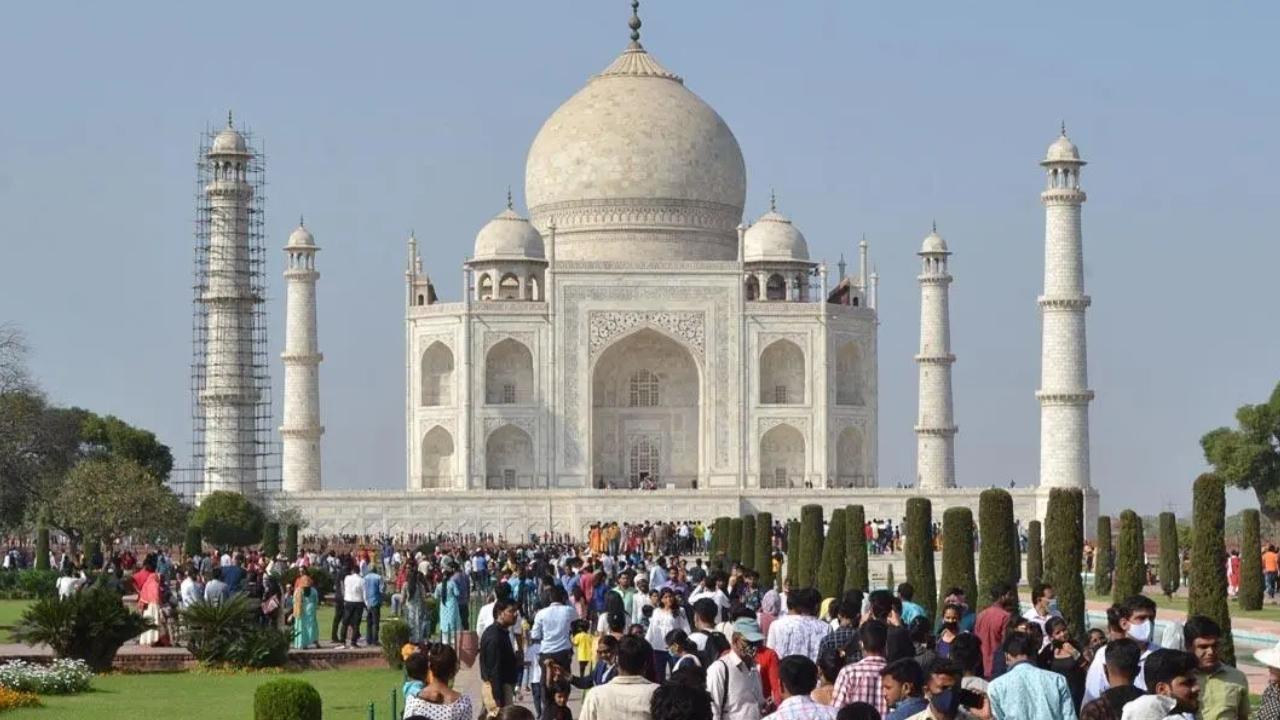 Petition in Allahabad High Court to open 20 rooms in Taj Mahal