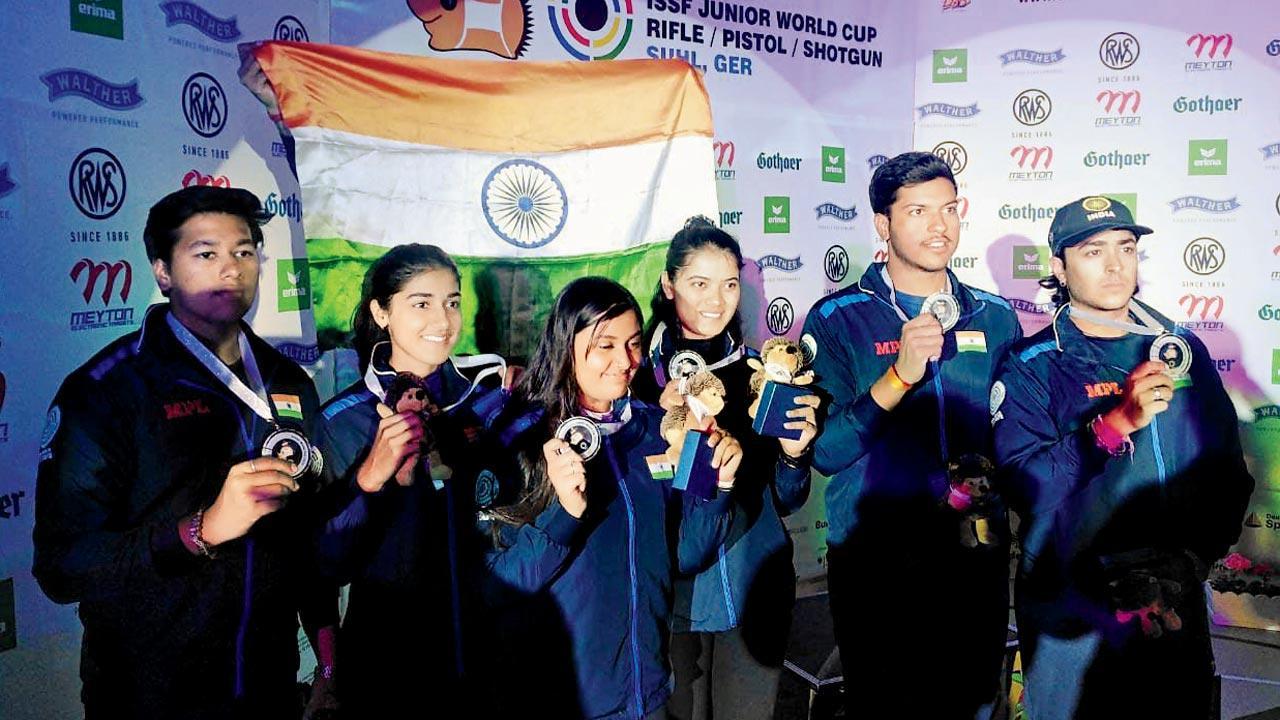 India trap teams bag two silver medals