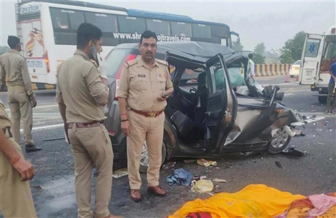 7 killed in Yamuna Expressway accident