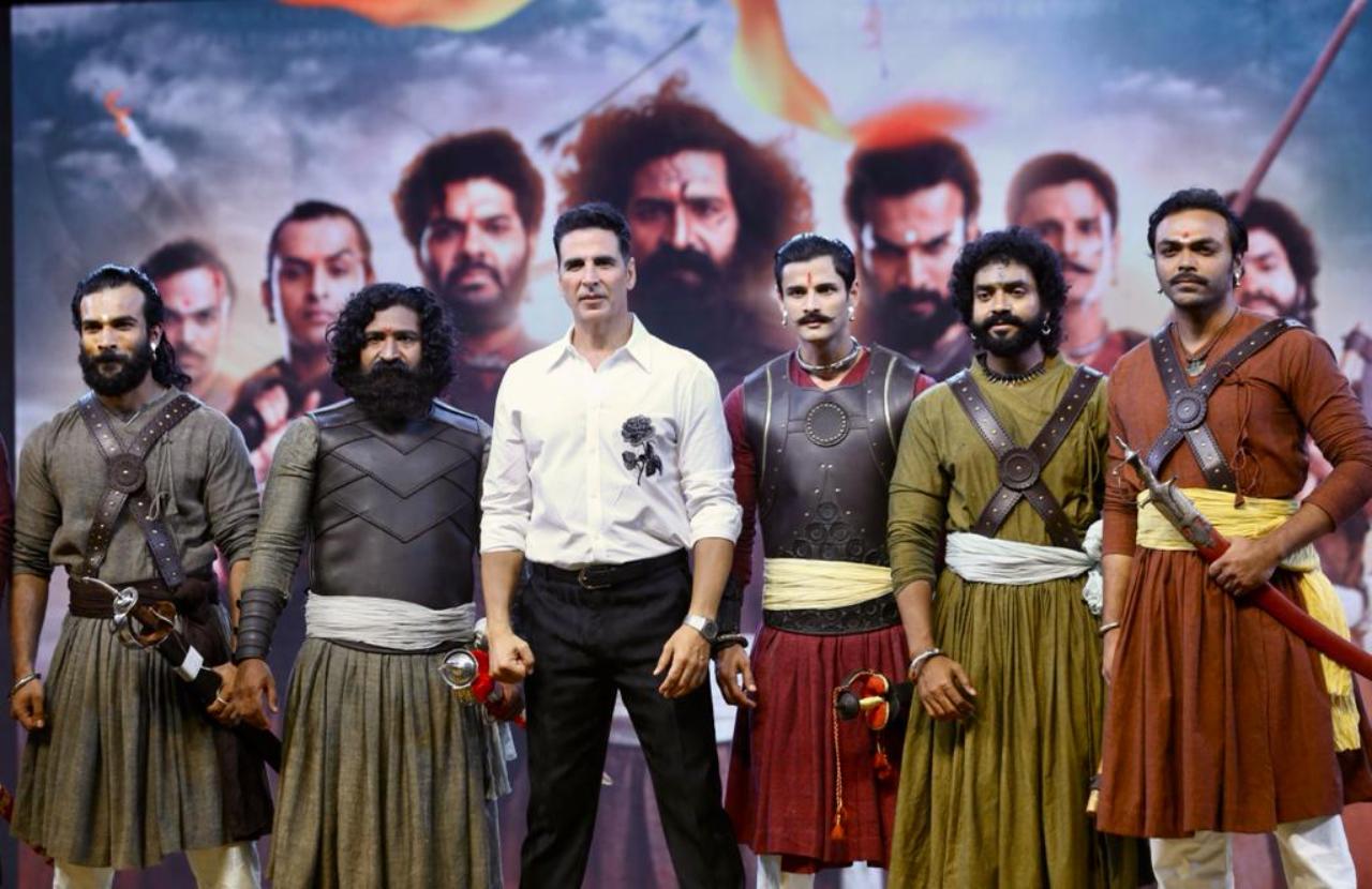In the movie, Akshay will be playing the role of Chhatrapati Shivaji Maharaj. 'Vedat Marathe Veer Daudale Saat' is produced by Vaseem Qureshi. The movie is based on the story of Seven valiant warriors who had the sole aim of bringing Shivaji Maharaj's dream of Swarajya to reality, writing one of the most glorious pages of history