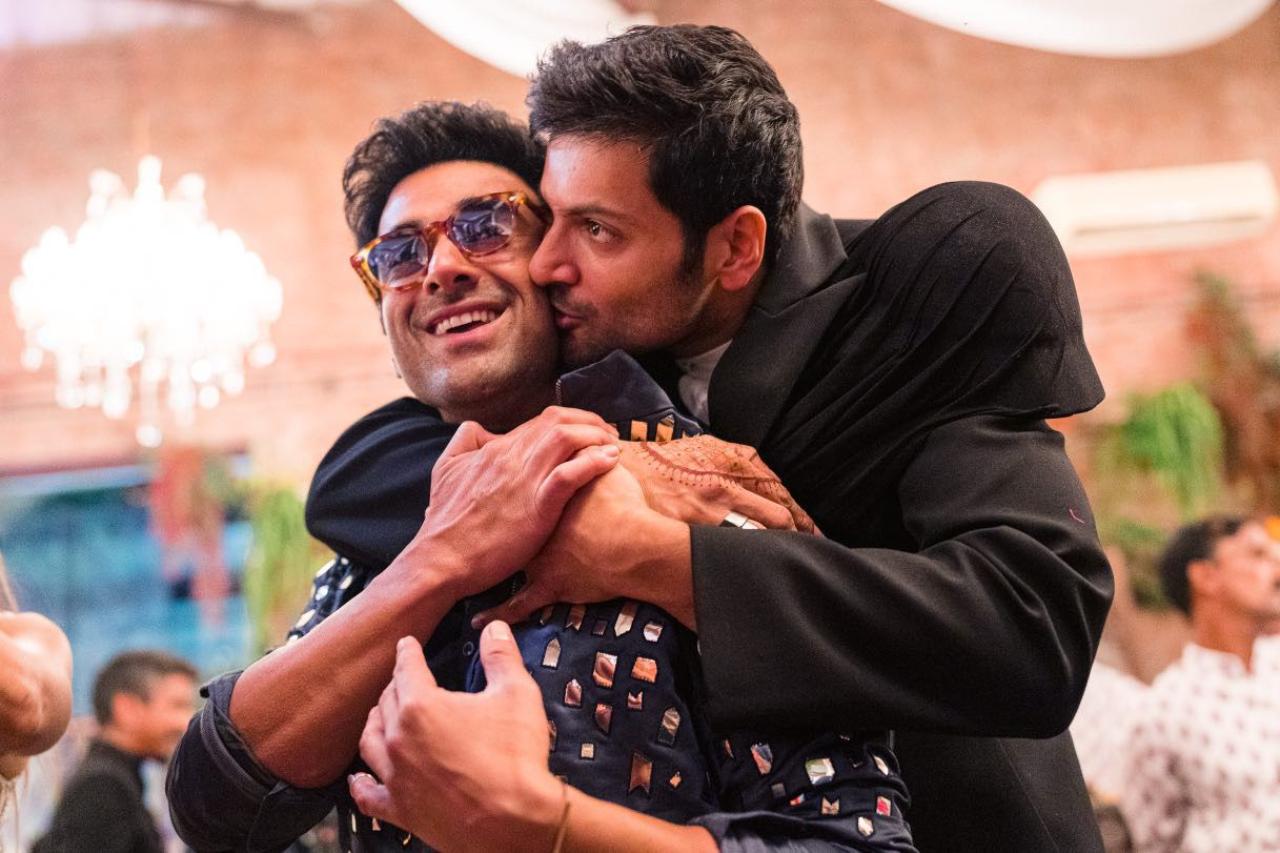 The wedding reception also served as a reunion for the cast of Fukrey. Ali and Richa also fell in love during the shoot of the film Fukrey. Seen in the picture is actor Pulkit Samrat along with Ali