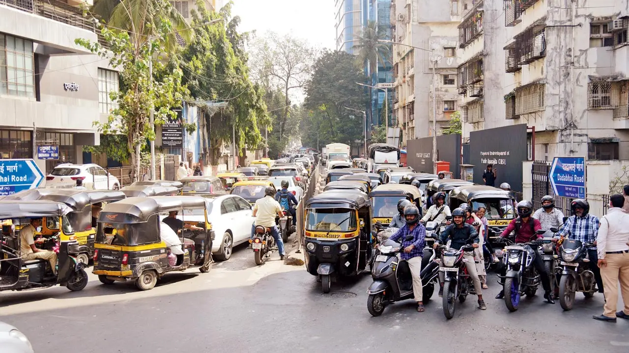 SV Road: Heavy traffic on SV Road, as motorists head for Captain Vinayak Gore Flyover, on Monday. Pic/Pradeep Dhivar