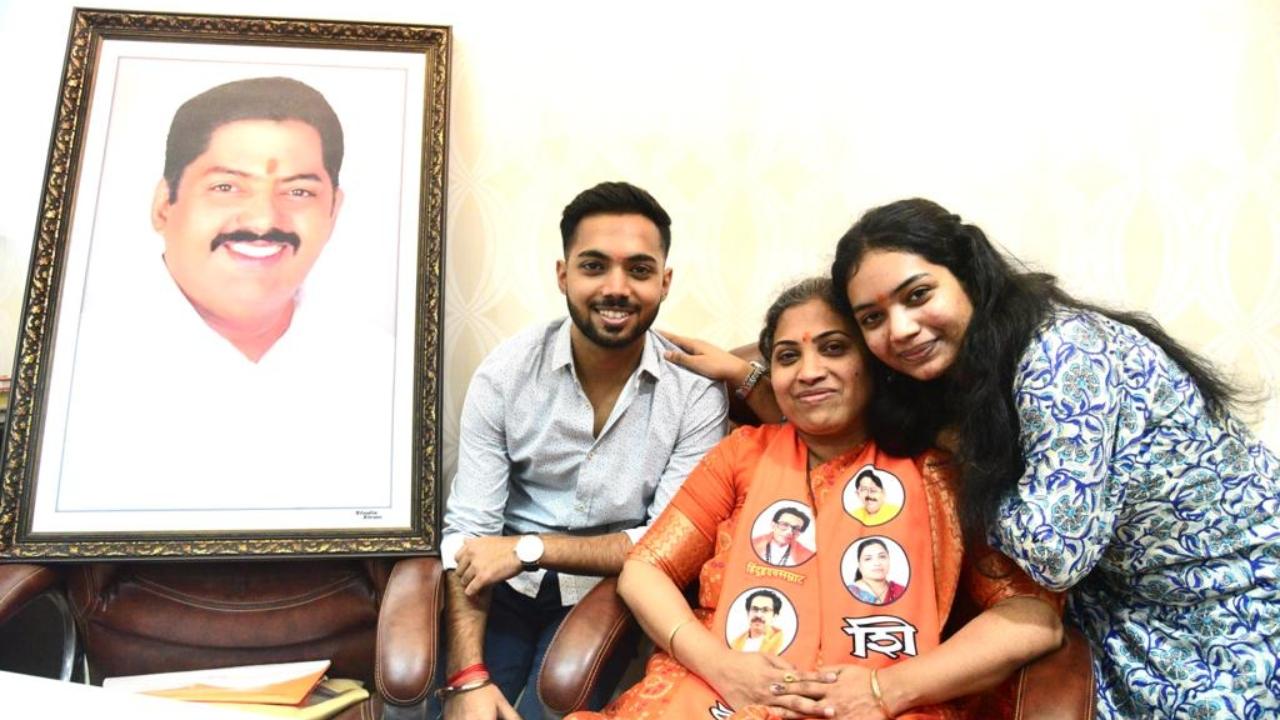 Rutuja Latke was seen with her daughter Bhargavi and son Ameya at her office after her victory.