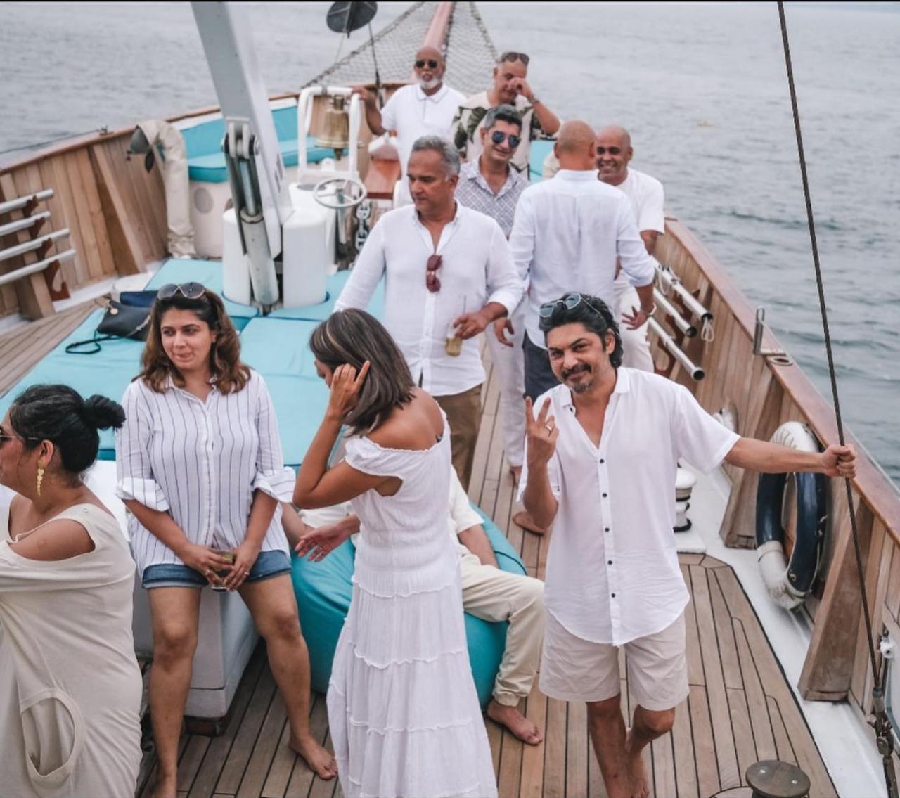 Demetriades shared some stunning inside pictures from the yacht party. They had a white-themed part and looks like they all had a blast 